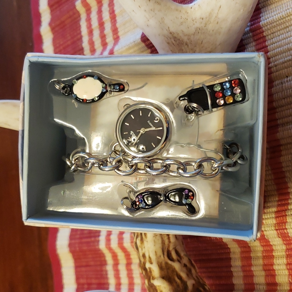 Mudd Charm Watch with charms